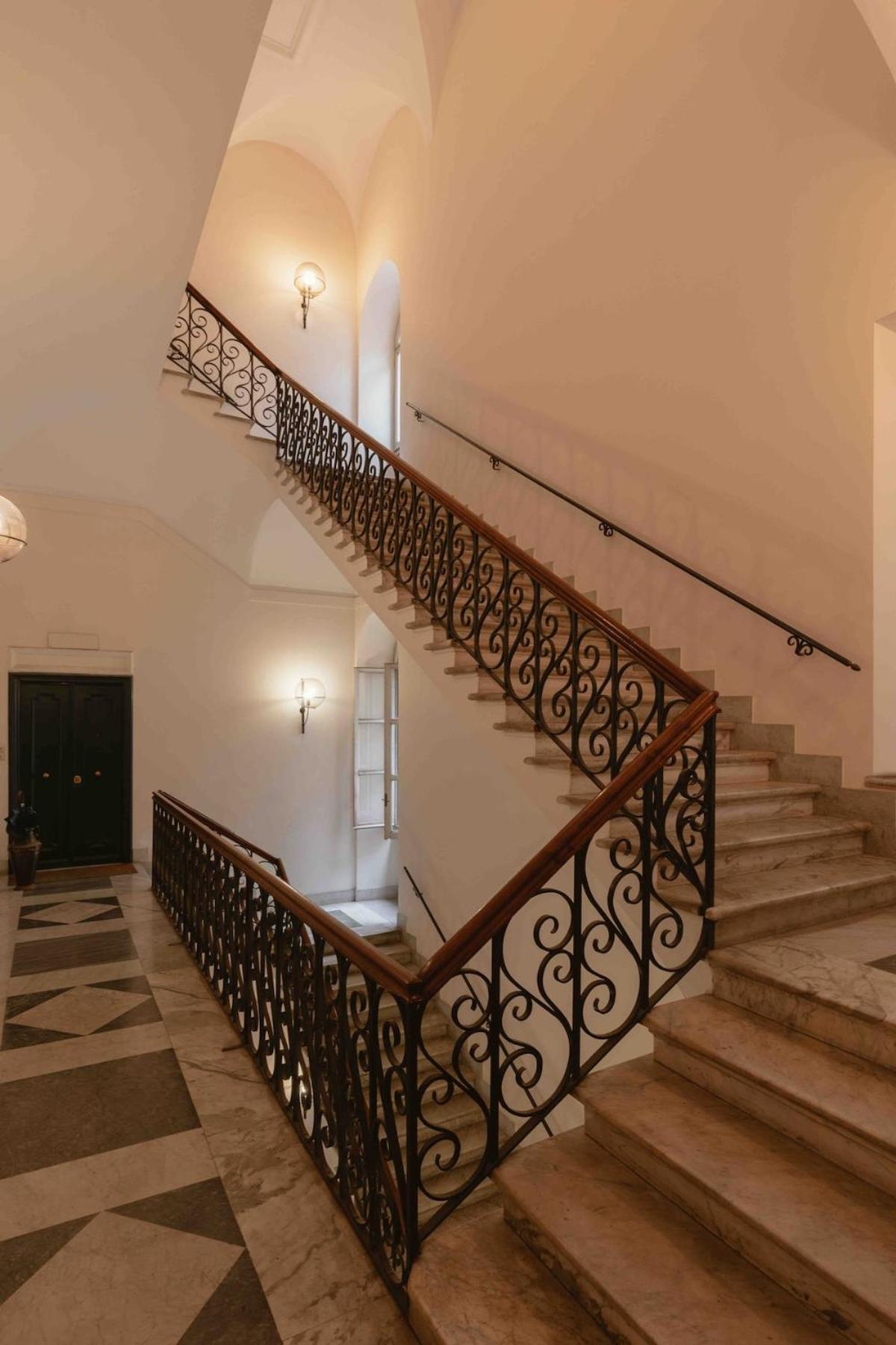Luxury House Empire 96 * Rom